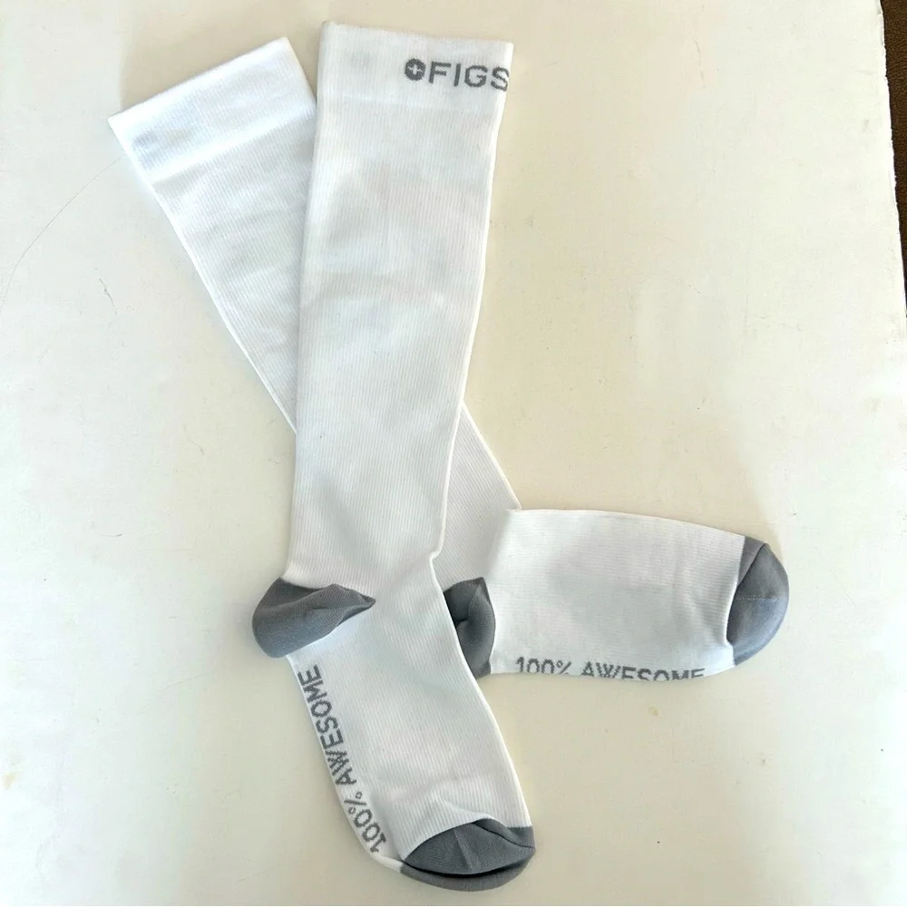 FIGS New White Compression Socks Medium 100% AWESOME Solid White Grey Supportive
